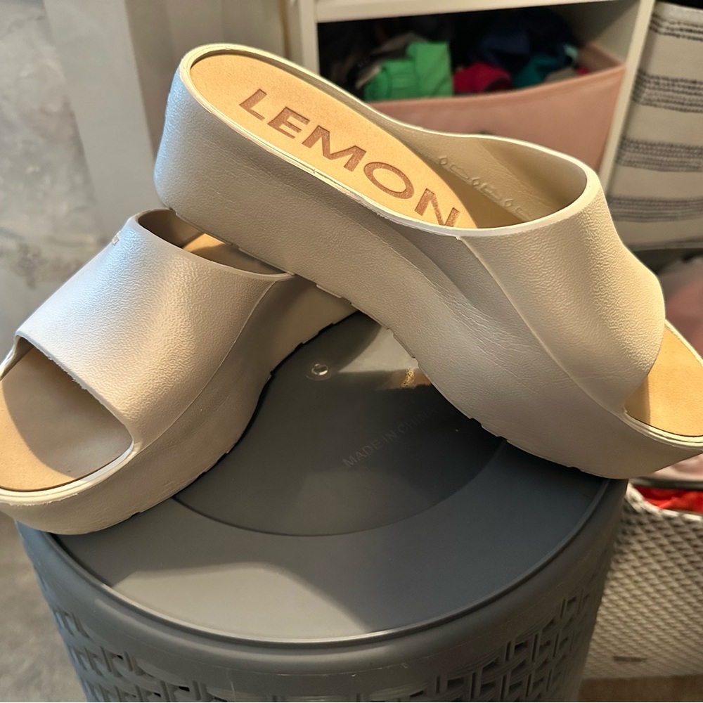 Lemon Jelly platform slides